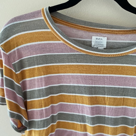 Size: medium RVCA striped tee - Picture 2 of 2